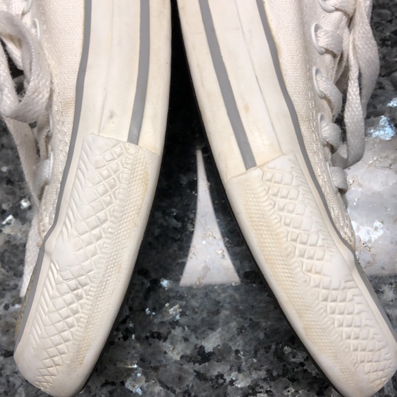 Converse All-Star Chuck Taylor Lo Glitter Toe Sneakers - Picture 7 of 17